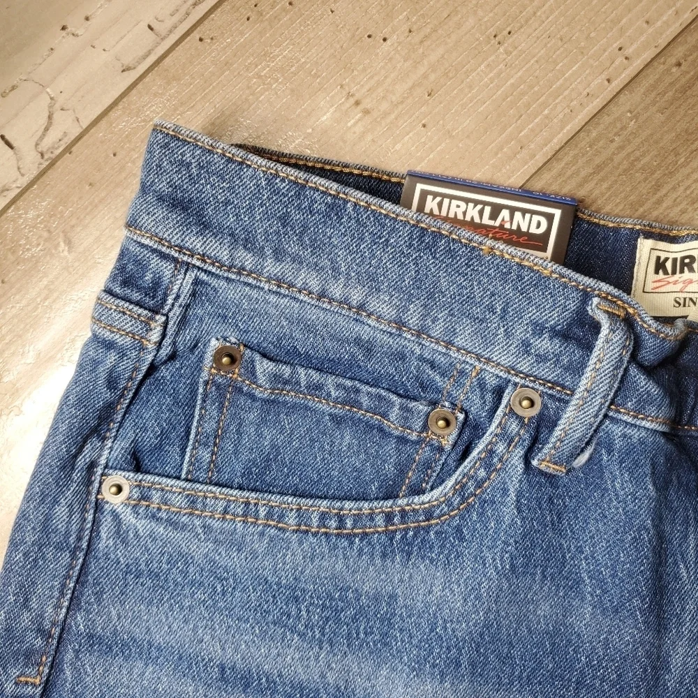 NWT Kirkland High-Rise Straight Fit Women’s Jeans Size 10